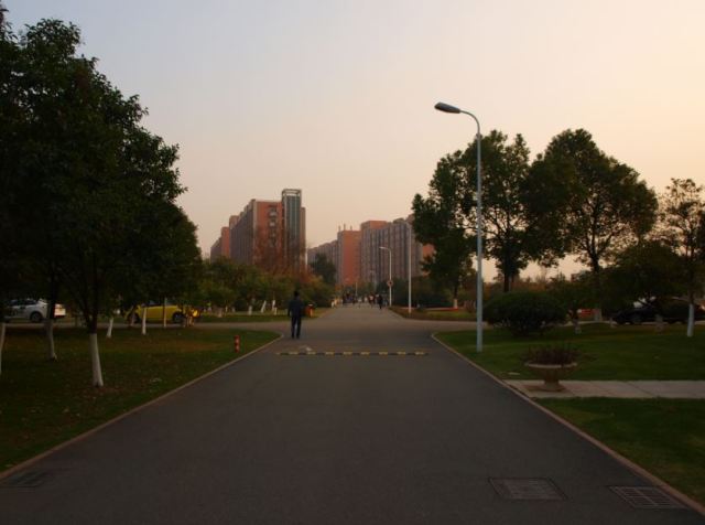 Main Walkway Academic to Housing